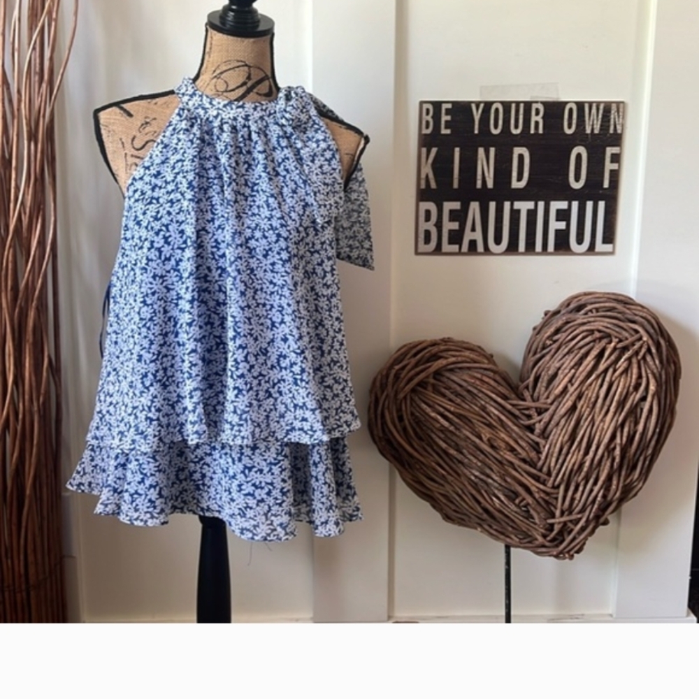 CeCe Floral Halter Top XL Blue White Tie Neck Sleeveless Ruffle Hem